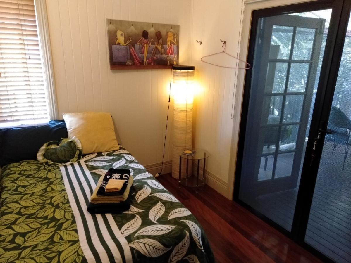 Homestay At Julie'S Cairns Eksteriør billede