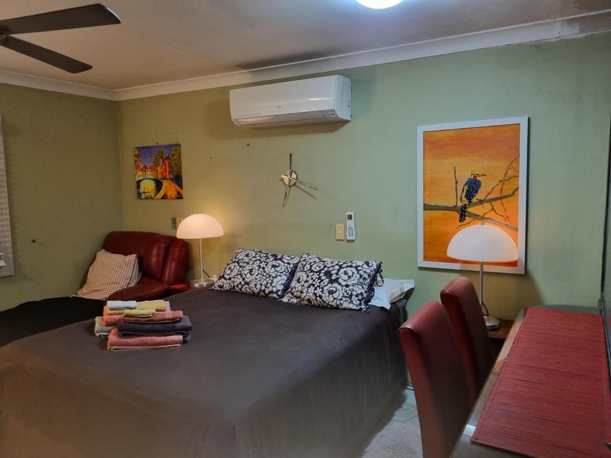 Homestay At Julie'S Cairns Eksteriør billede