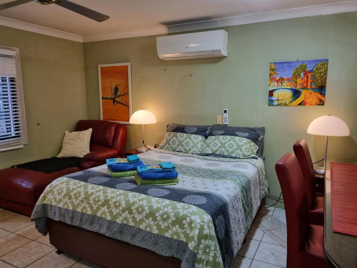 Homestay At Julie'S Cairns Eksteriør billede